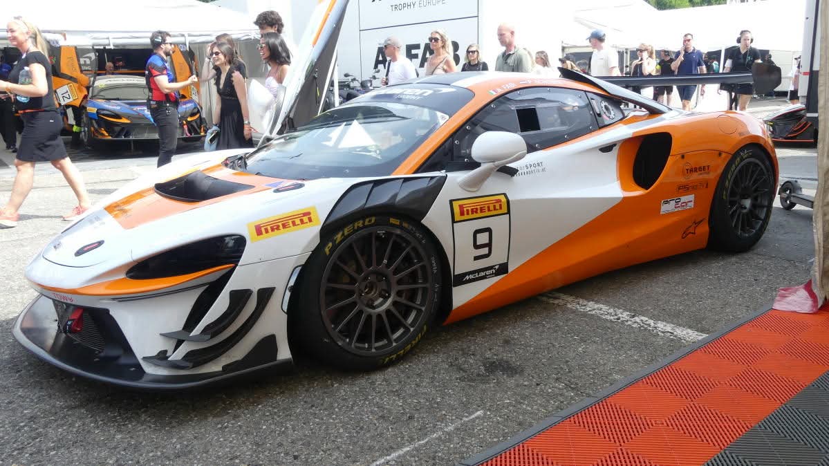 McLaren Artura #9 Paddock